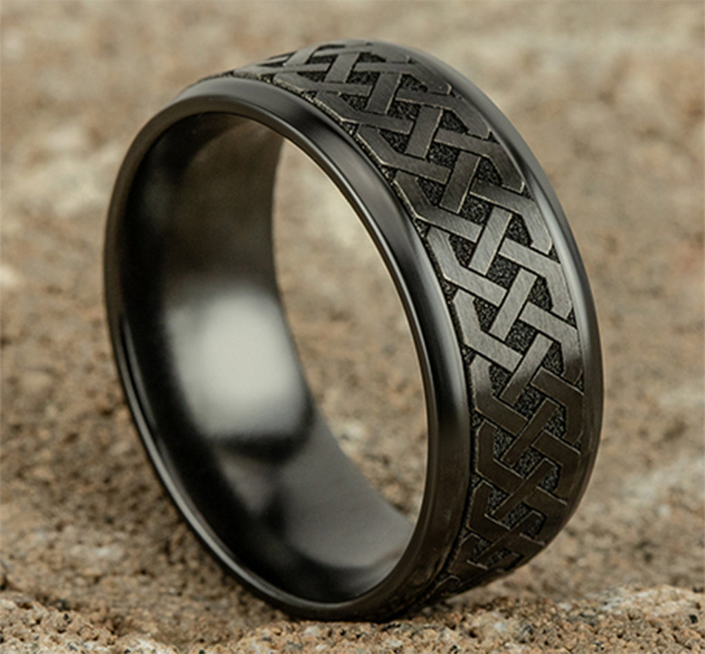 THE ADARE 9mm, Comfort fit, Black Titanium, Celtic knot patterned center, bevel edges