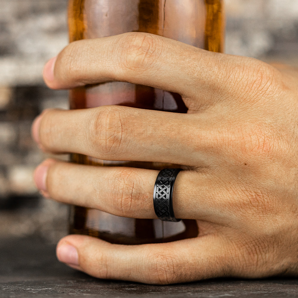 THE ADARE 9mm, Comfort fit, Black Titanium, Celtic knot patterned center, bevel edges