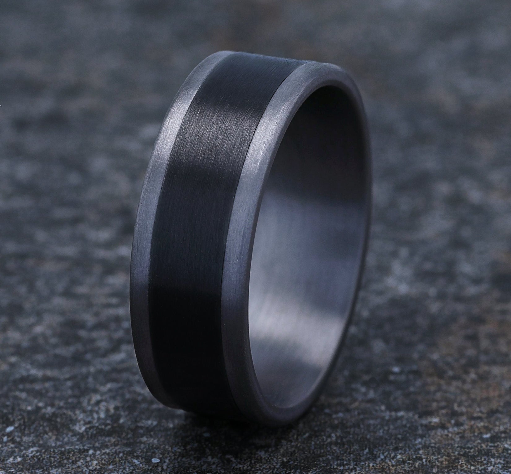 THE DUKE 8mm, Comfort fit, Grey Tantalum and Black Titanium, Satin center, straight edges