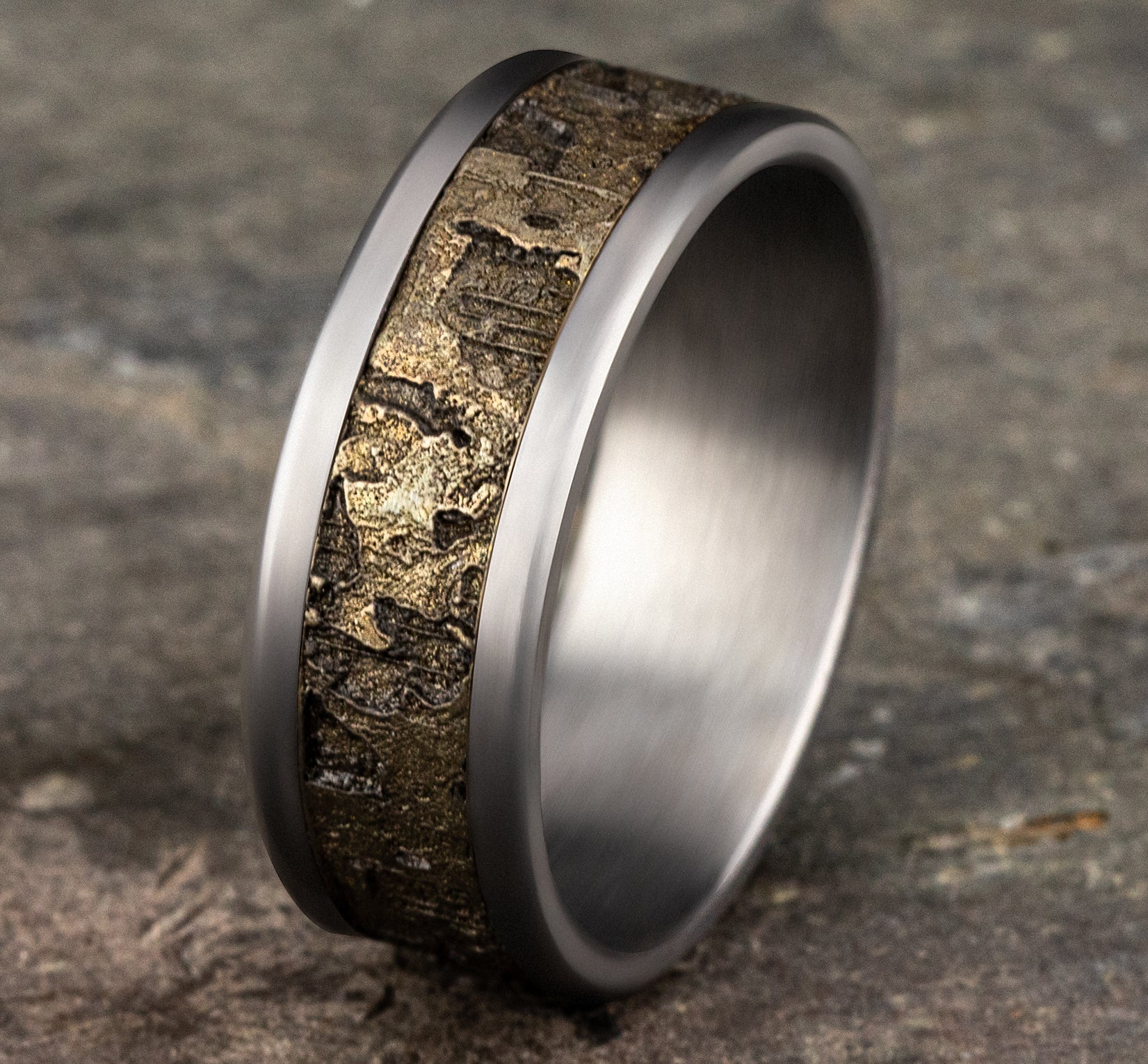 THE STUD 8mm, Comfort fit, Grey Tantalum and Bronze, Wall fracture designed center, straight edges