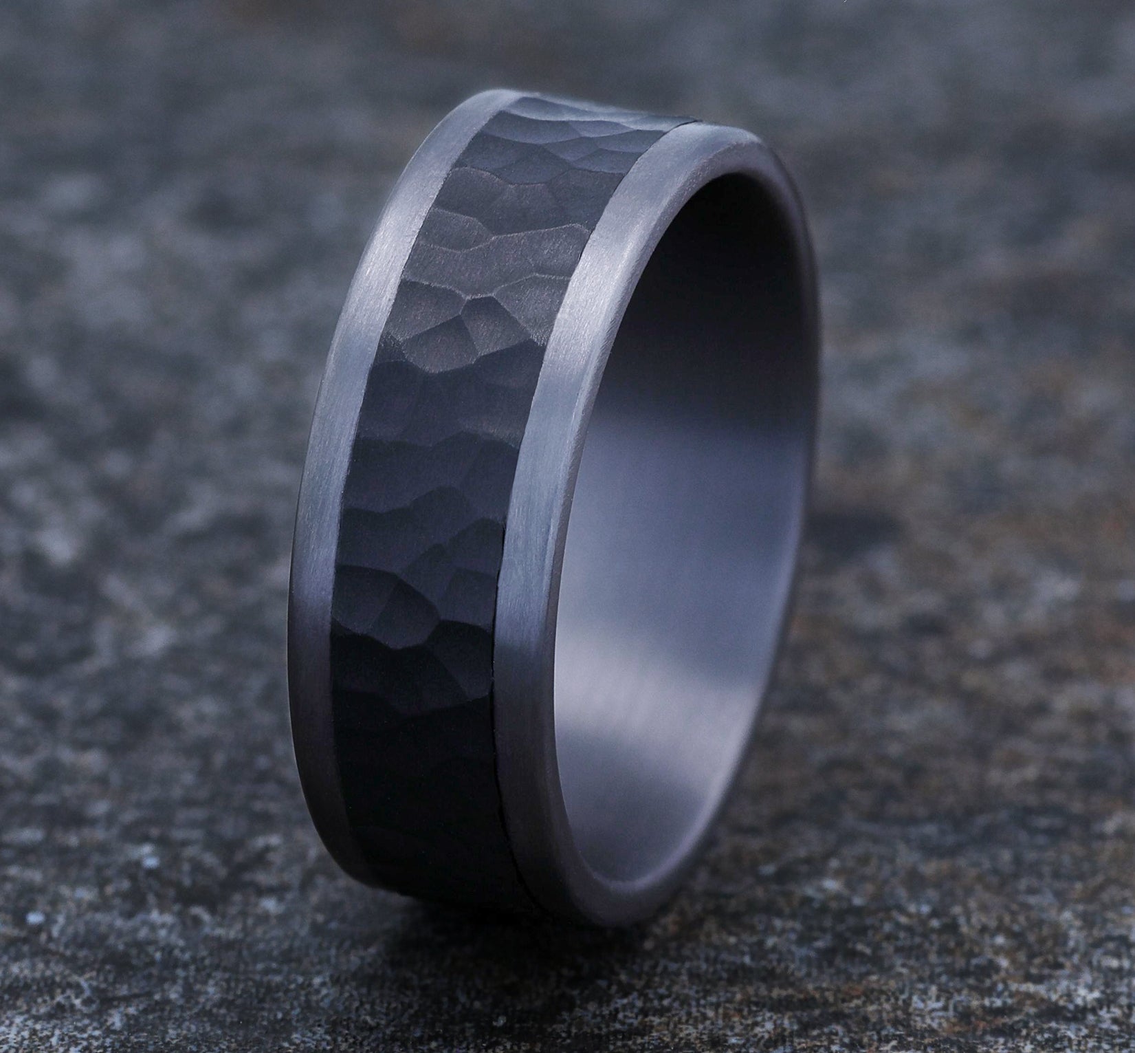 THE TURNER 8mm, Comfort fit, Grey Tantalum and Black Titanium, Hammered center, straight edges