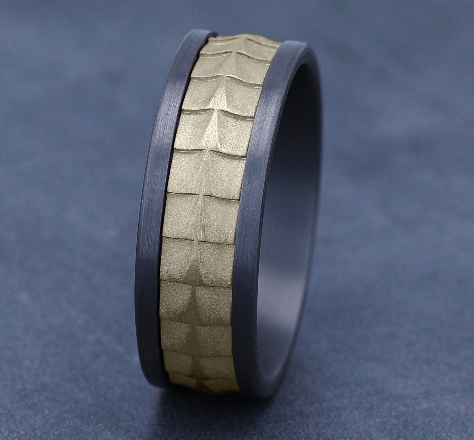 THE DUNDEE 8mm, Comfort fit, Grey Tantalum and 14K Yellow Gold, Crocodile skin patterned center