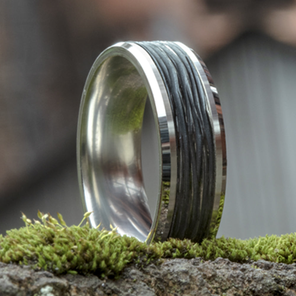 THE TEAK 8mm, Comfort fit, 14K White Gold and Black Titanium, Horizontal bark patterned center, polished bevel edges