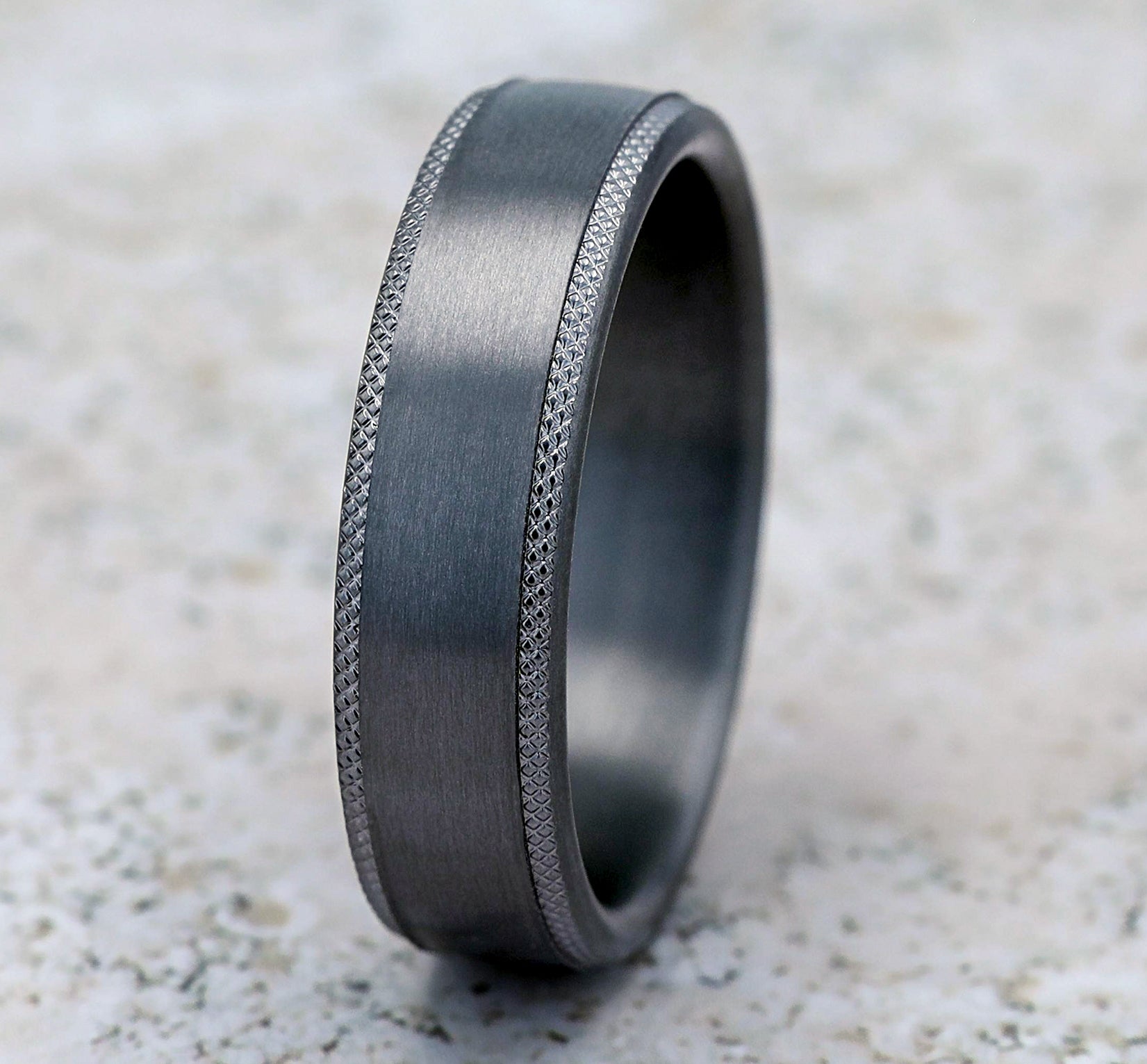 THE ROGUE 6.5mm, Comfort fit, Grey Tantalum, Satin finish center, knurl detailed edge
