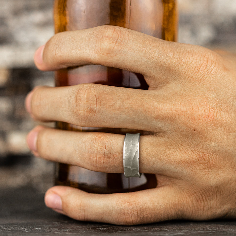 THE PHARAOH 8mm, Comfort fit, 14K White Gold, Wrinkled papyrus finish, polished bevel edges