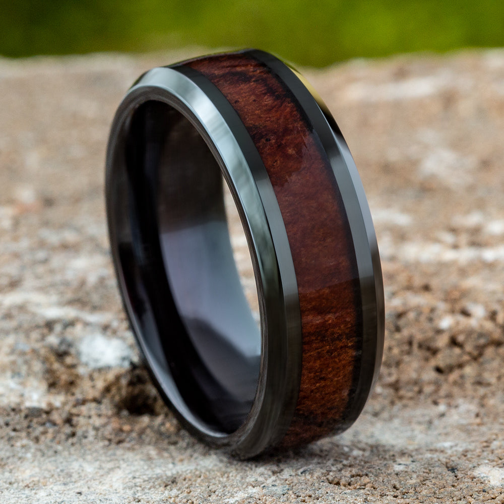 THE MAKER 8mm, Comfort fit, Black Cobalt and Wood, Wooden center, polished bevel edges