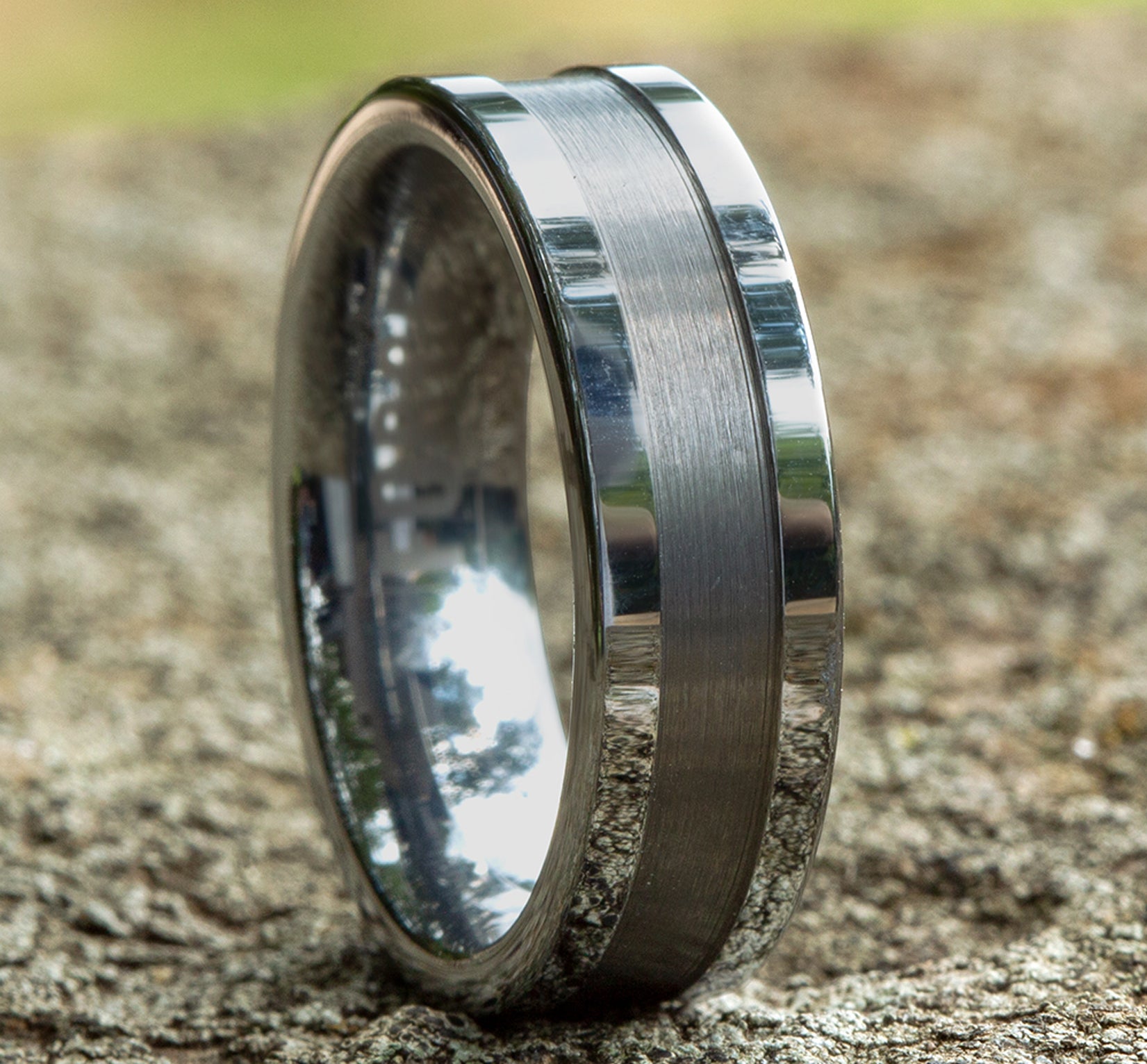 THE VANQUISHER 7mm, Comfort fit, Tungsten, Satin finish center, polished edges