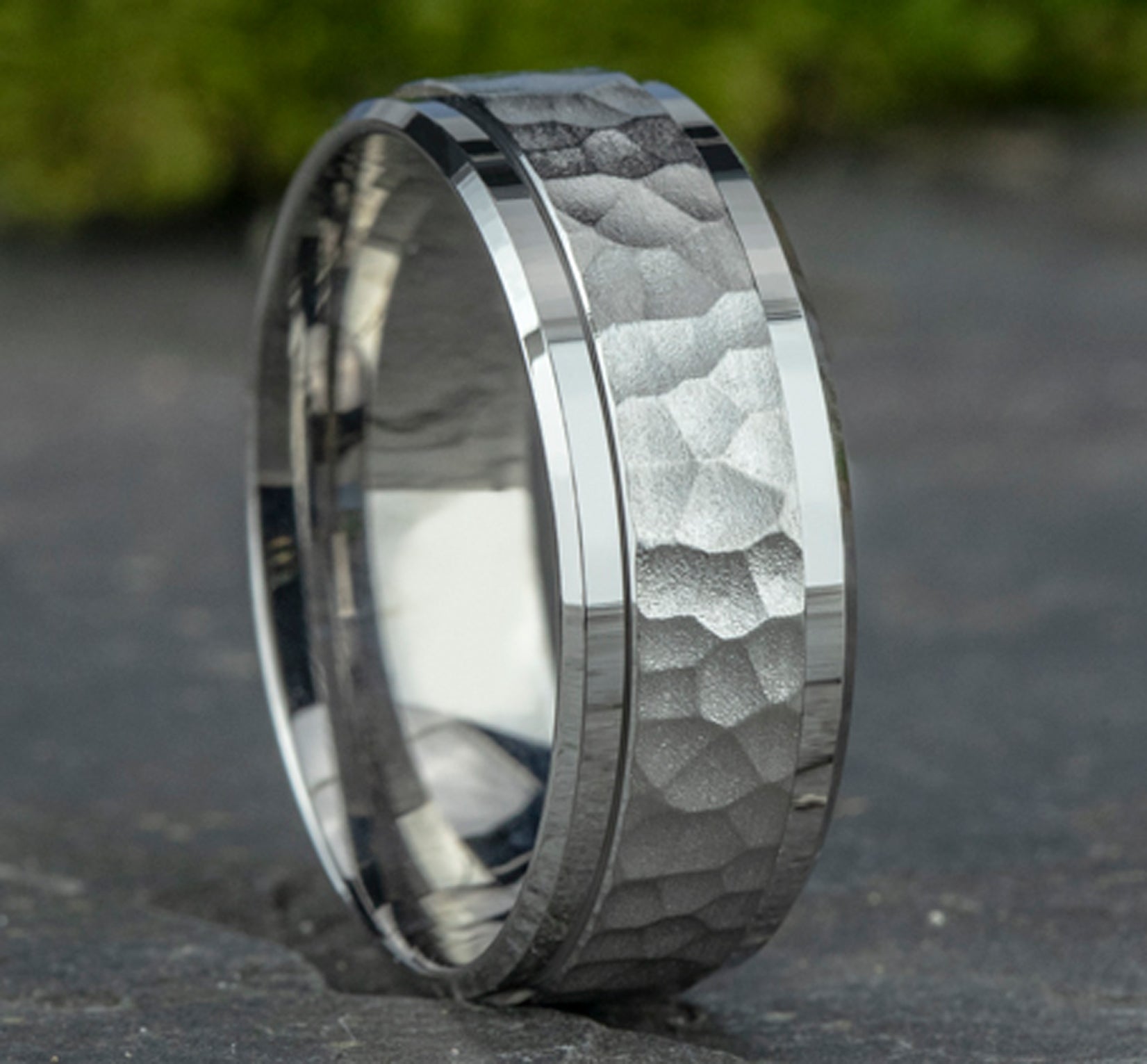 THE CAMINO 8mm, Comfort fit, 14K White Gold, Hammered center, polished bevel edges