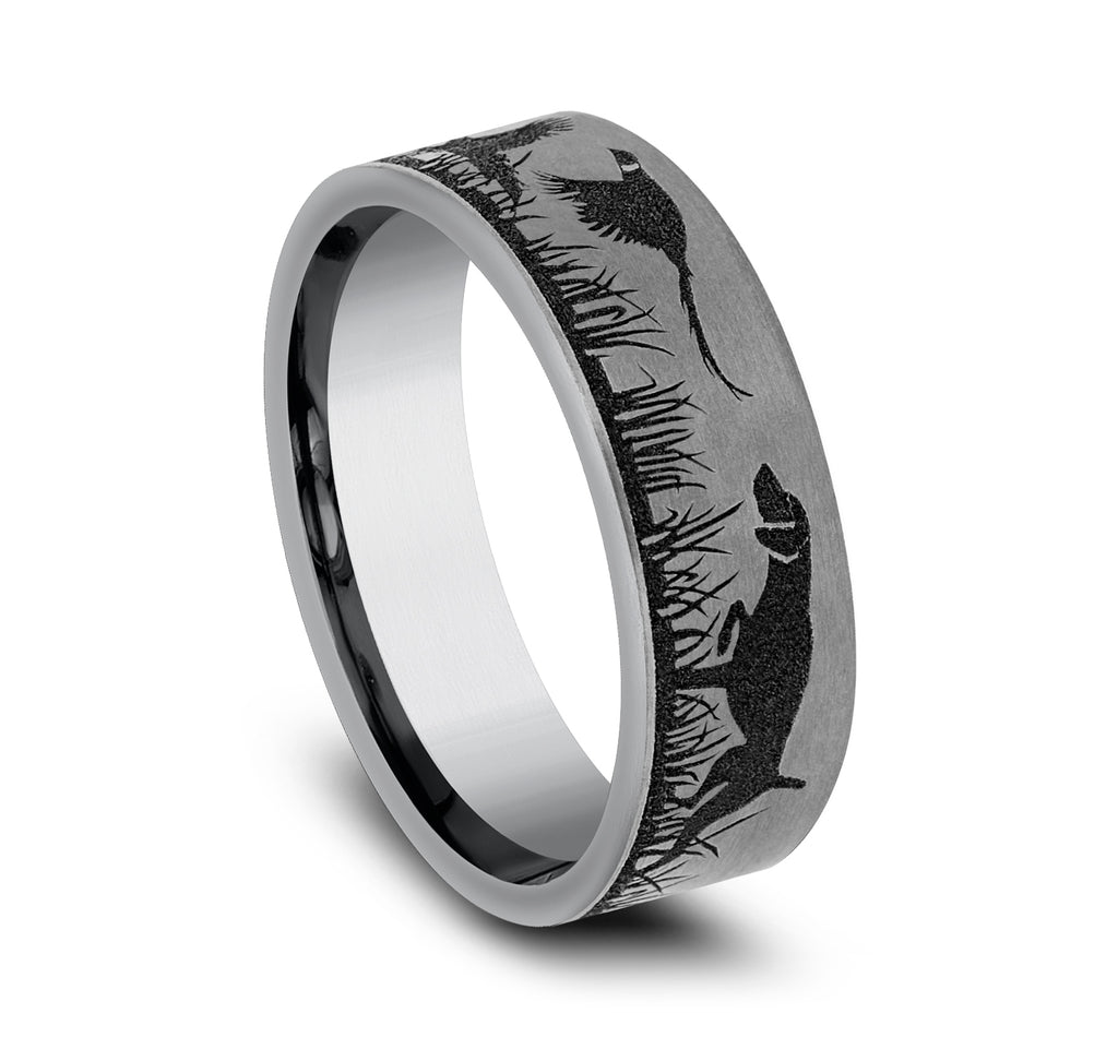 THE POINTER 7mm, Comfort fit, Grey Tantalum, Pointer and pheasant scenic design
