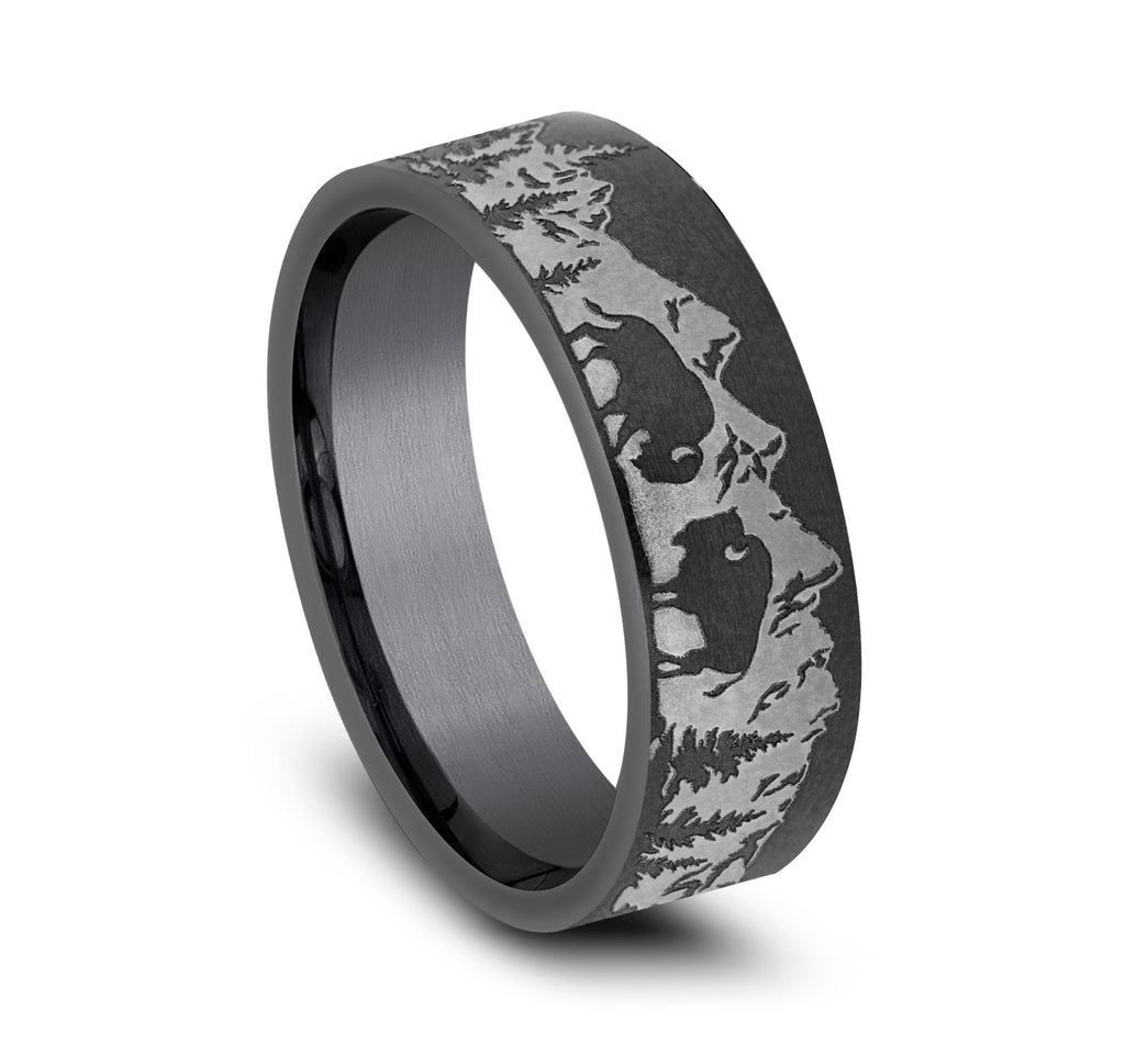 THE ROAMER 7mm, Comfort fit, Darkened Tantalum, Mountain scenic design