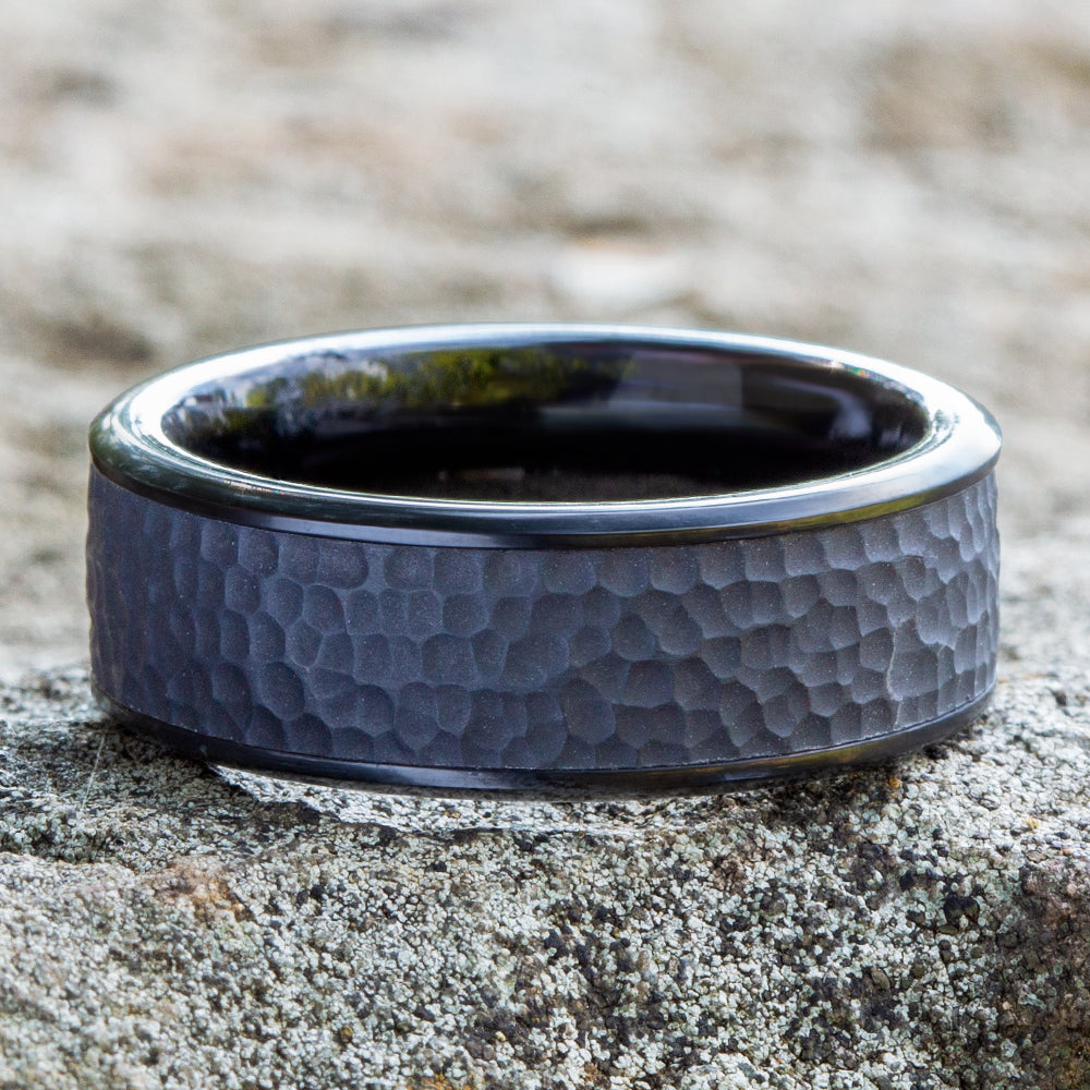 THE BORLAND 8mm, Comfort fit, Black Titanium, Hammered center, polished bevel edges