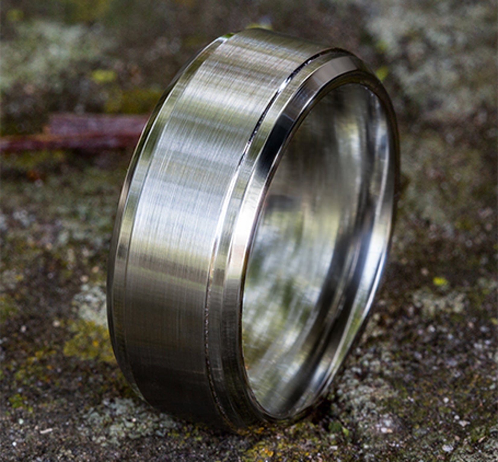 THE DUKE 9mm, Comfort fit, White Cobalt, Satin center, polished bevel edges