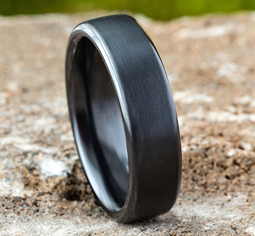 THE BARON 6.5mm, Comfort fit, Black Titanium, Satin finish