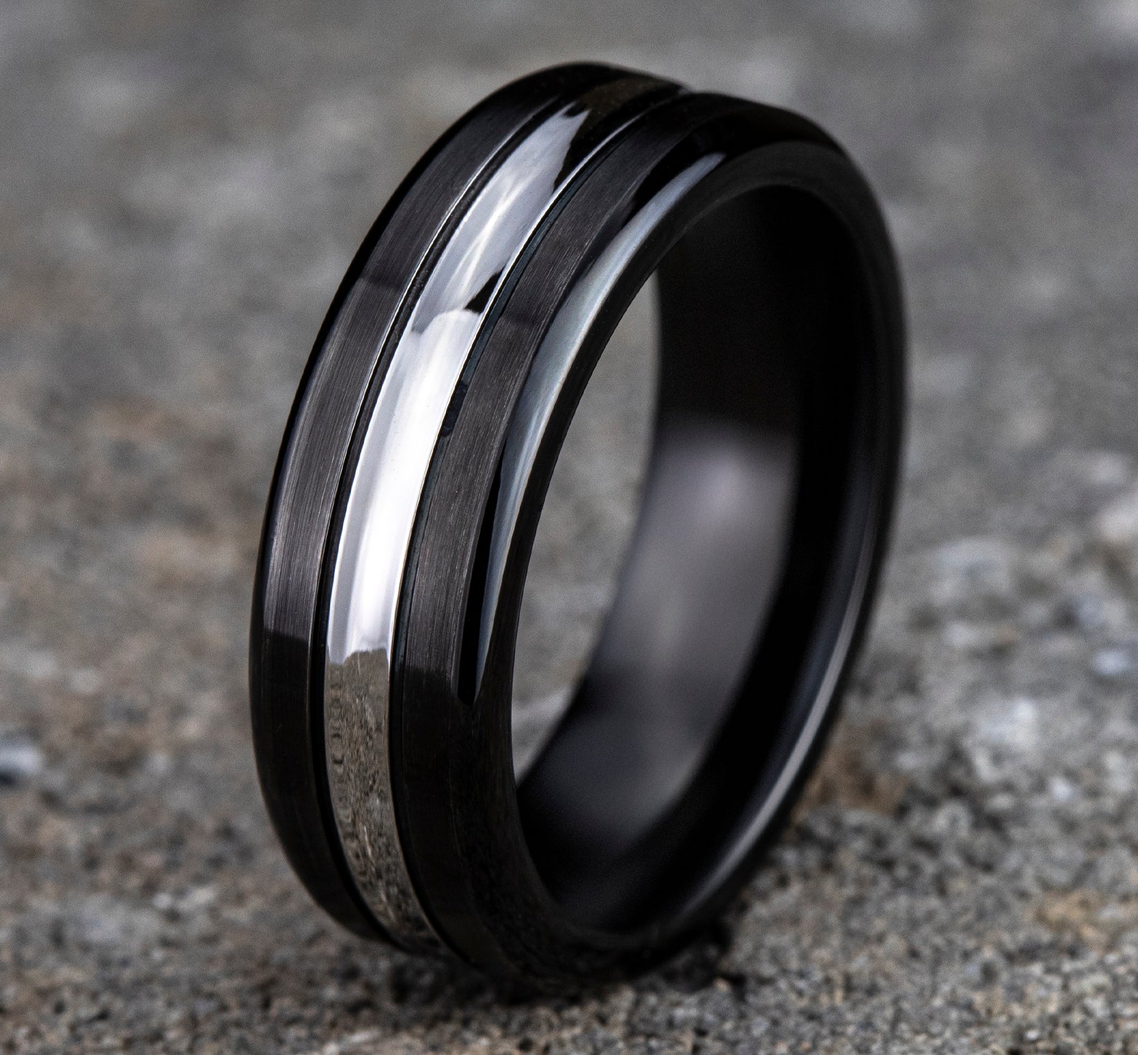 THE HARRISON 7.5mm, Comfort fit, Black Cobalt, Satin finish, polished concave center cut