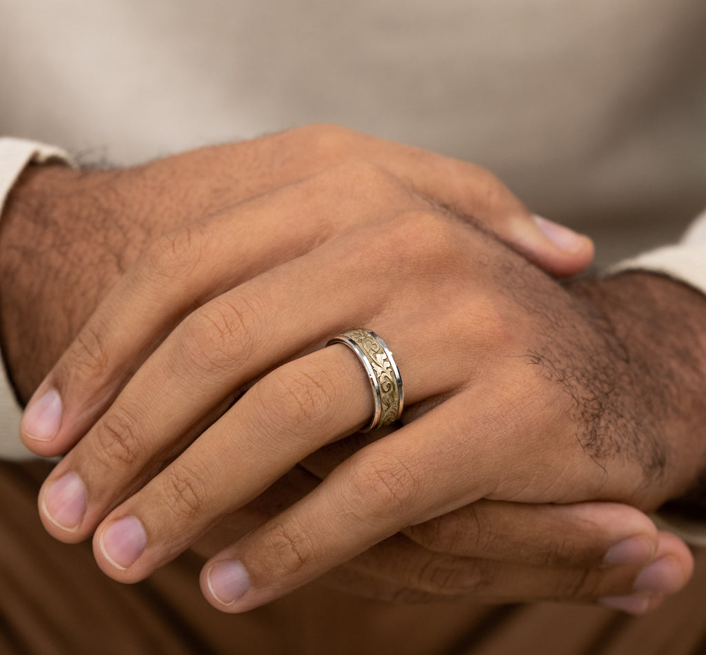 THE AMBASSADOR 8mm, Comfort fit, 14K White and Yellow Gold, London script patterned center, polished bevel edges