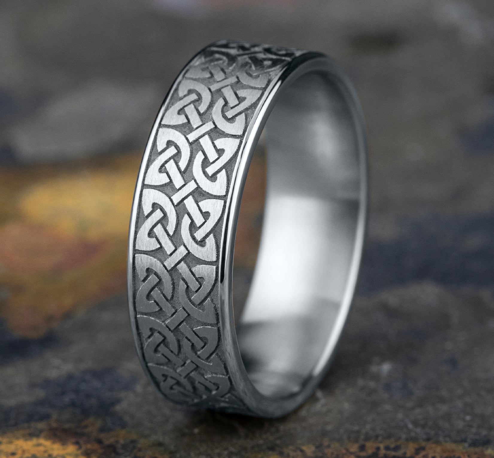 THE BLARNEY 7mm, Comfort fit, 18K White Gold, Quaternary knot designed center