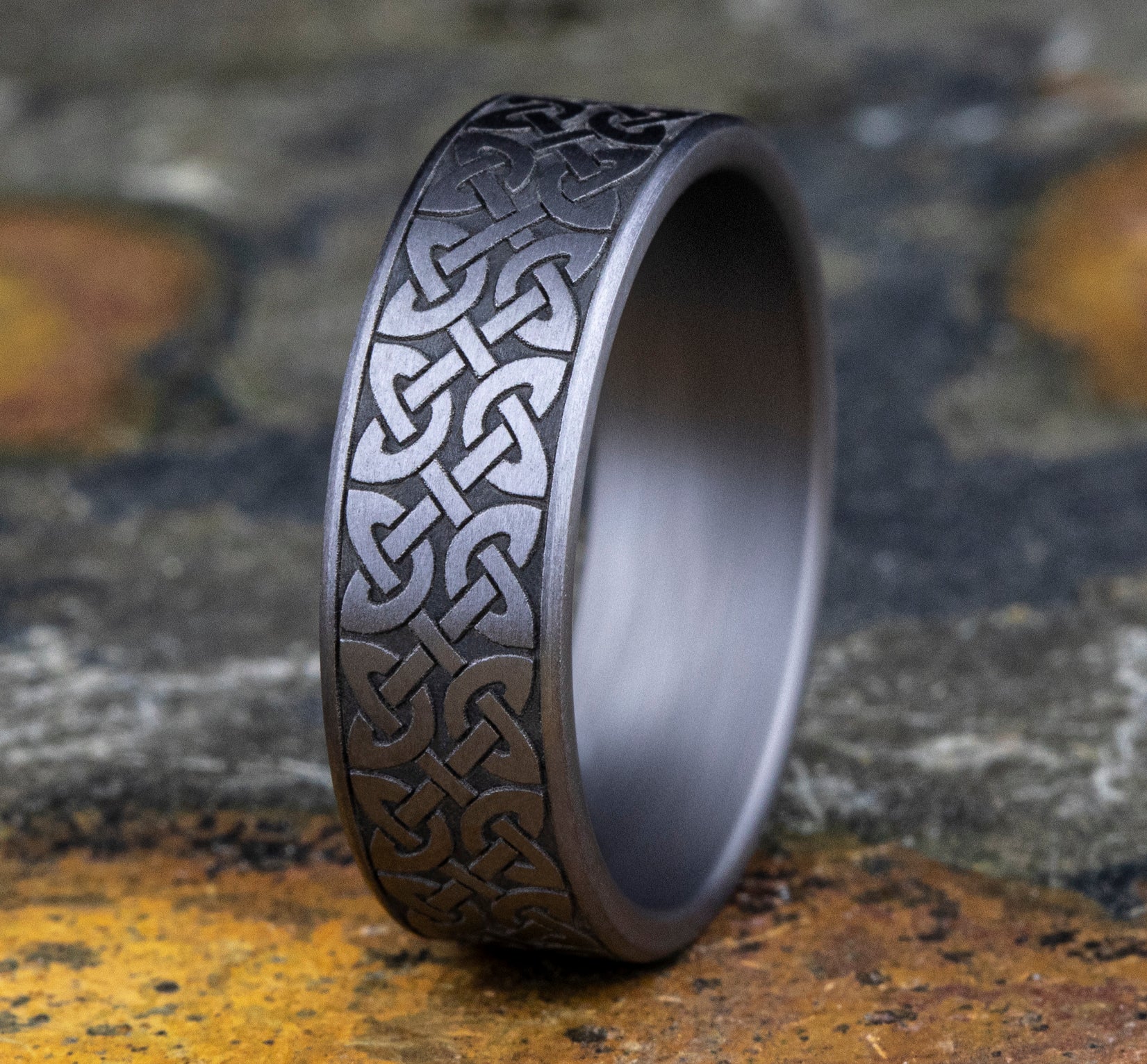 THE BLARNEY 7mm, Comfort fit, Grey Tantalum, QuaternaryÂ knot, straight edges