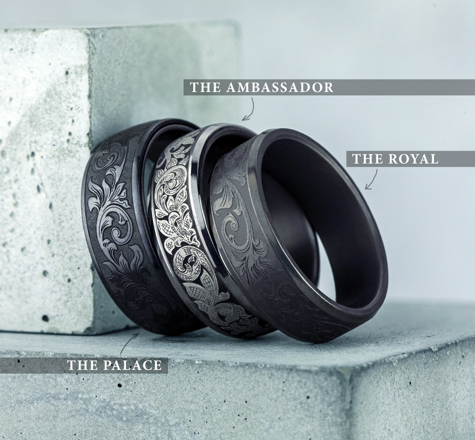 THE AMBASSADOR 7.5mm, Comfort fit, Grey Tantalum, London script patterned center, satin bevel edges