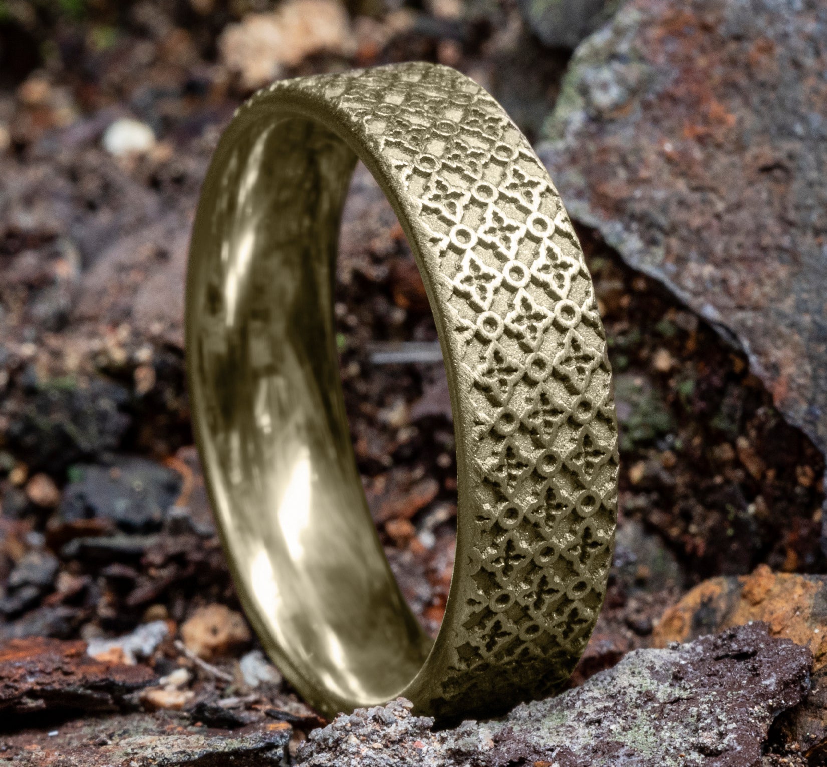 THE VULCAN 6mm, Comfort fit, 14K Yellow Gold, Ottoman floral pattern