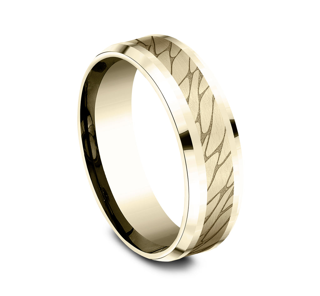 THE DINO 7mm, Comfort fit, 14K Yellow Gold, Pebble patterned center, bevel edges