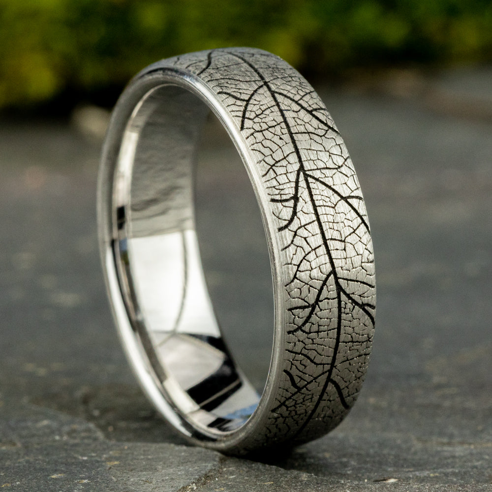 THE BERKSHIRE 6.5mm, Comfort fit, 14K White Gold, Leaf pattern