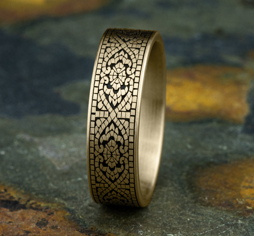 THE BURANO 7mm, Comfort fit, 14K Yellow Gold, Mosaic pattern