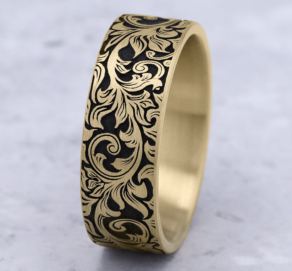 THE OVERLORD 8mm, Comfort fit, 14K Yellow Gold, Vintage script  pattern