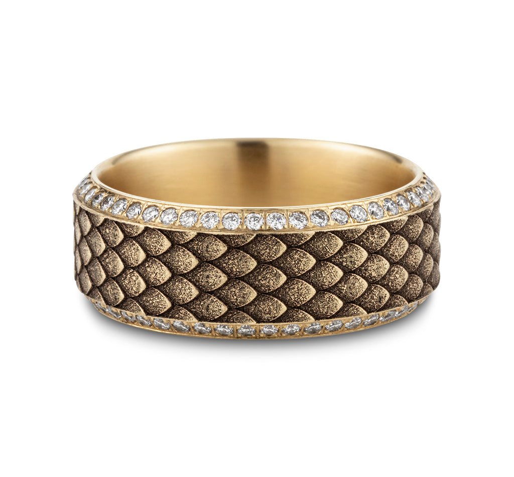 THE VISERION 9mm, Comfort fit, 14K Yellow Gold, Dragon scale patterned center with double eternity diamond edges, 100 pave set diamonds, Carat weight is 1.00ct, Clarity SI1-2, Color GH