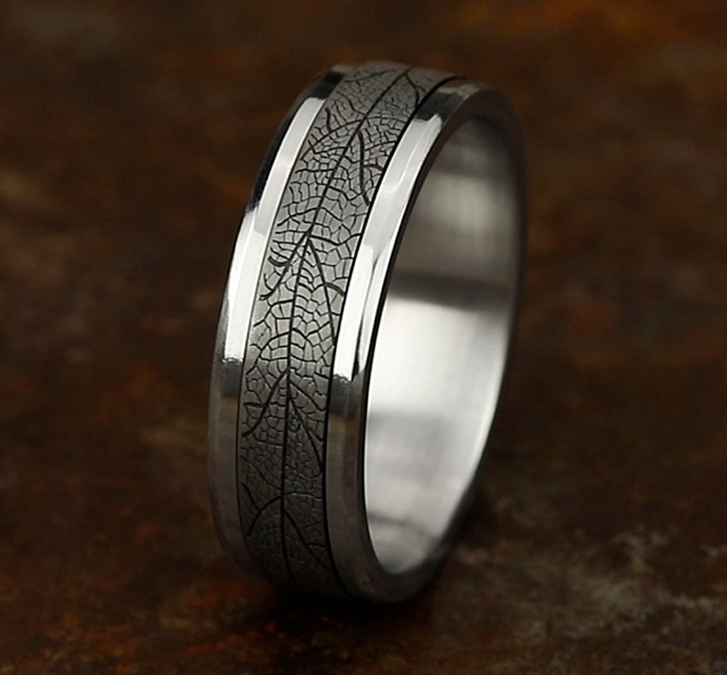 THE BRYCE 7mm, Comfort fit, 14K White Gold and Grey Tantalum, Leaf patterned center, bevel edges