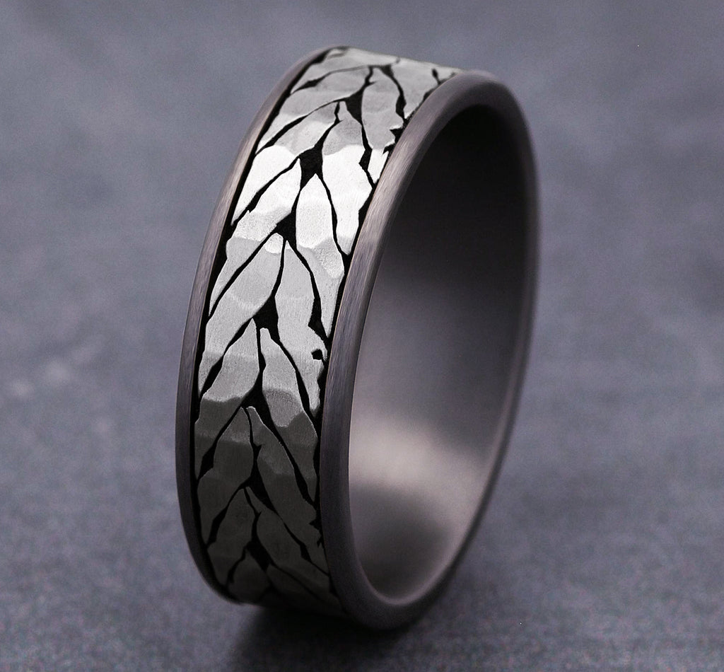 THE MEDALLION 7.5mm, Comfort fit, Grey Tantalum and Grey/Black Titanium, Hammered chevron pattern, thin edges
