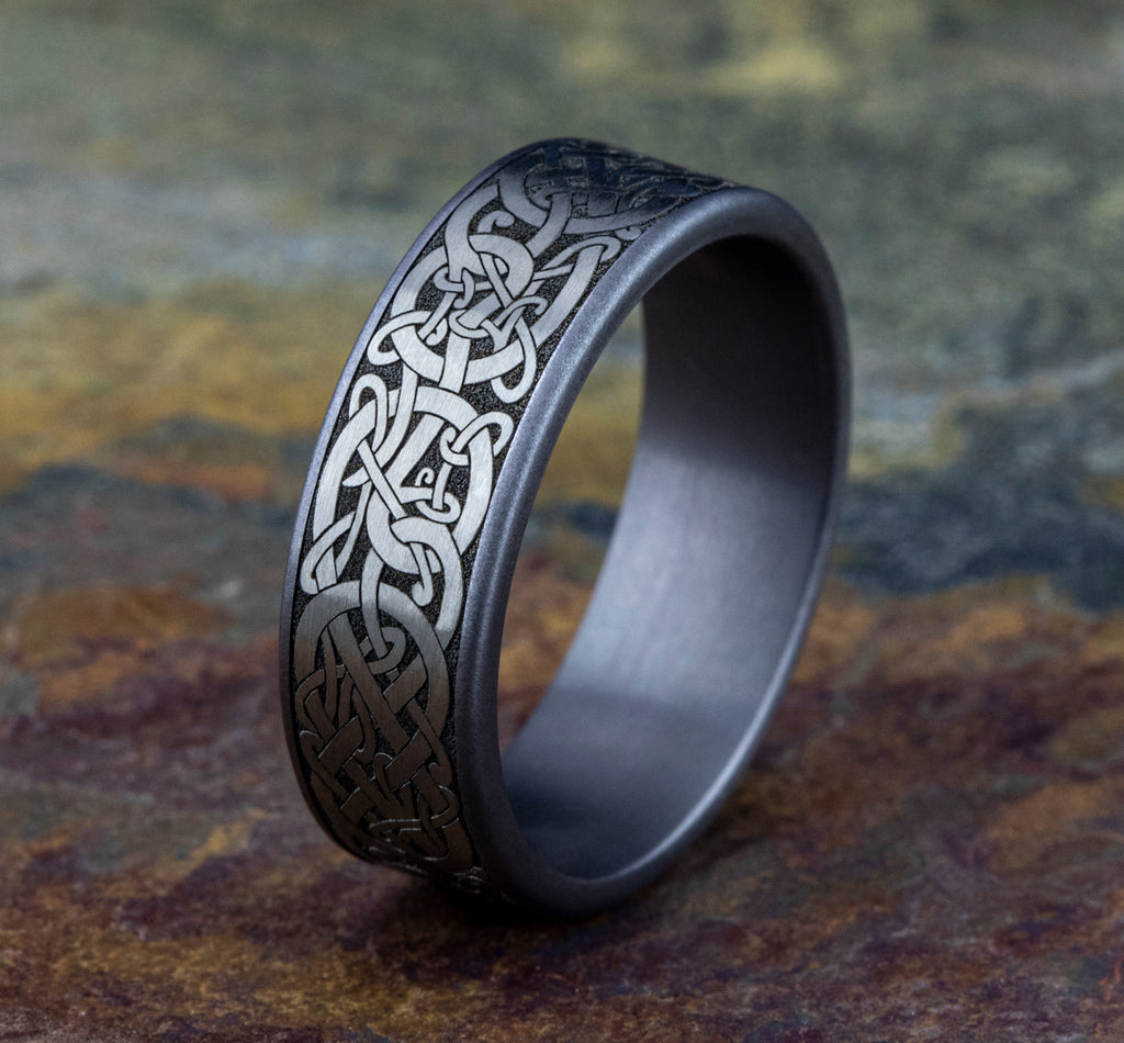 THE BERGEN 7.5mm, Comfort fit, Grey Tantalum and Grey/Black Titanium, Viking knot patterened center, thin edges