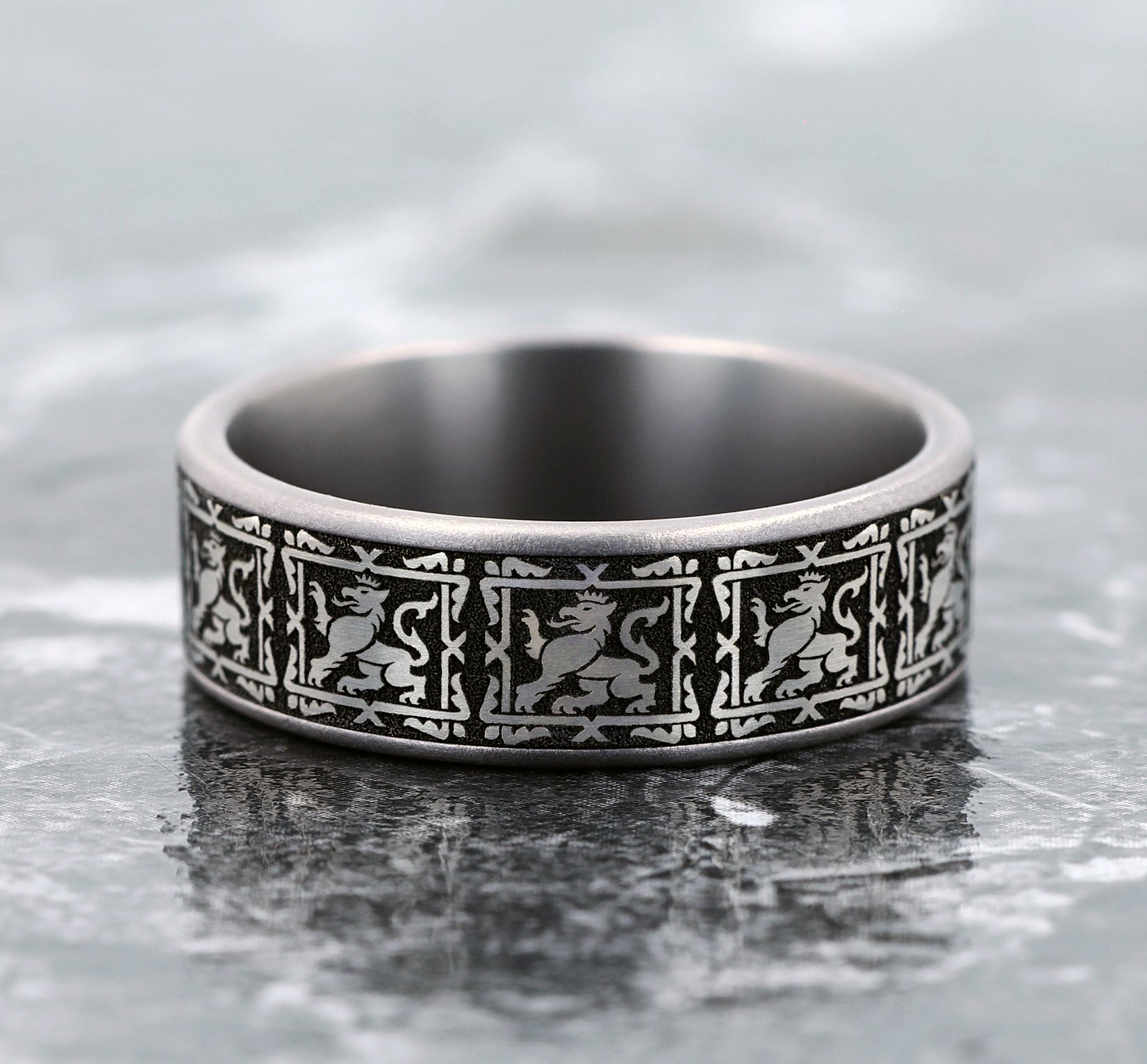 THE GUARDIAN 7.5mm, Comfort fit, Grey Tantalum and Grey/Black Titanium, Griffin pattern, thin edges
