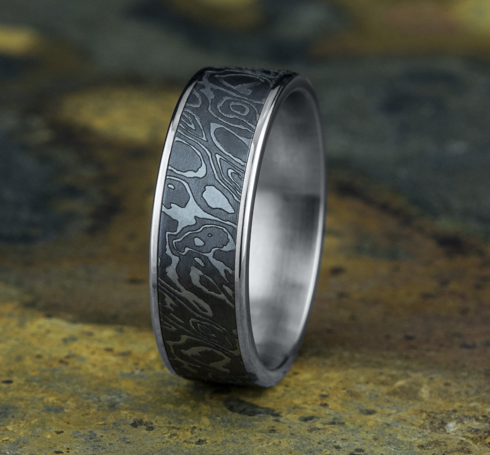 THE WILD 7.5mm, Comfort fit, 14K White Gold and Grey Tantalum, Unique Tamascus designed center, thin edges