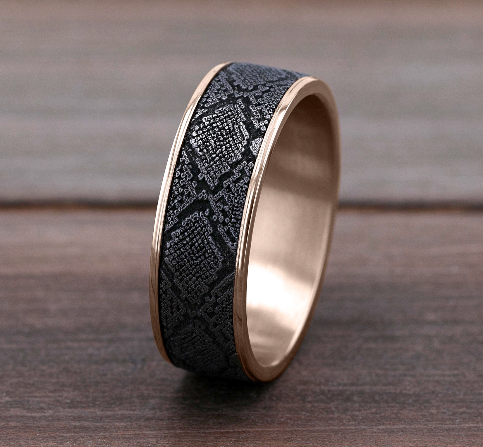 THE DIAMONDBACK 7.5mm, Comfort fit, 14K Rose Gold and Grey Tantalum, Snakeskin patterned center, thin edges