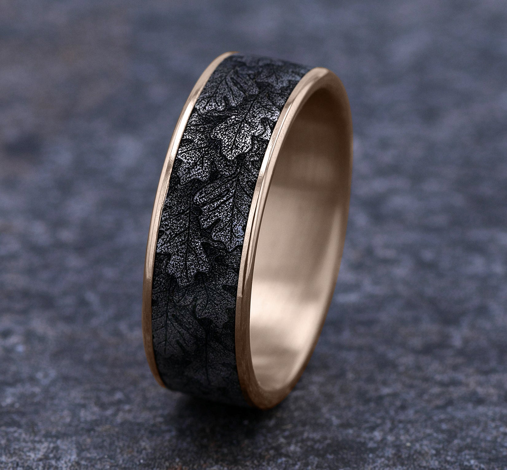 THE OAK 7.5mm, Comfort fit, 14K Rose Gold and Grey/Black Titanium, Oak leaf pattern, thin edges