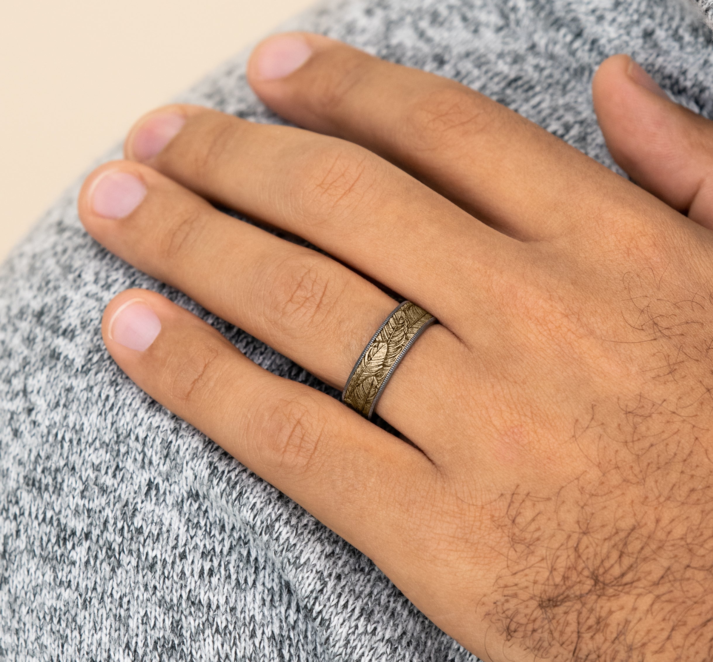 THE COVEY 7.5mm, Comfort fit, Grey Tantalum and 14K Yellow Gold, Feather pattern, thin edges