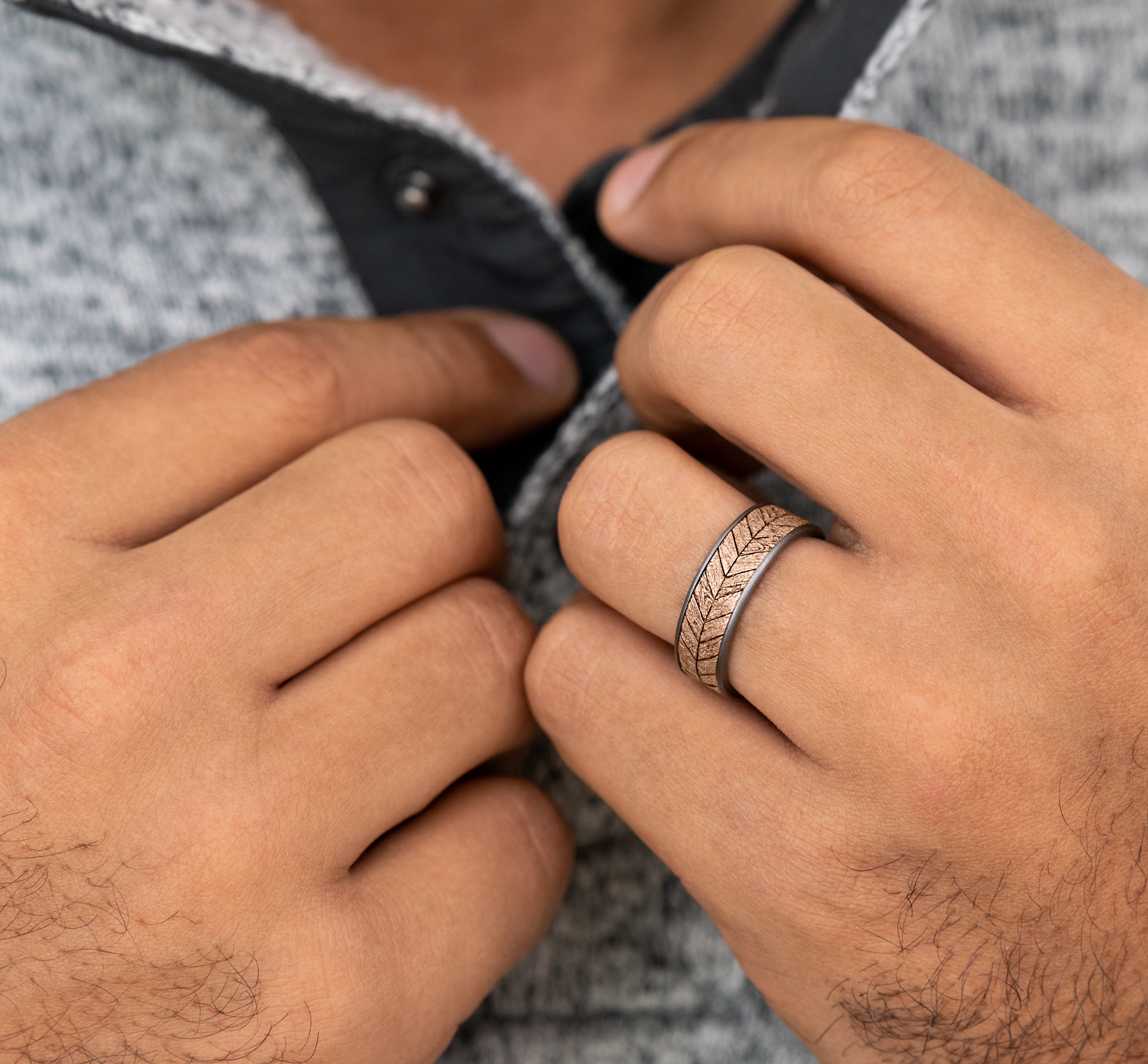 THE CHEVRON 7.5mm, Comfort fit, Grey Tantalum and 14K Rose Gold, Chevron wood patterned center, thin edges