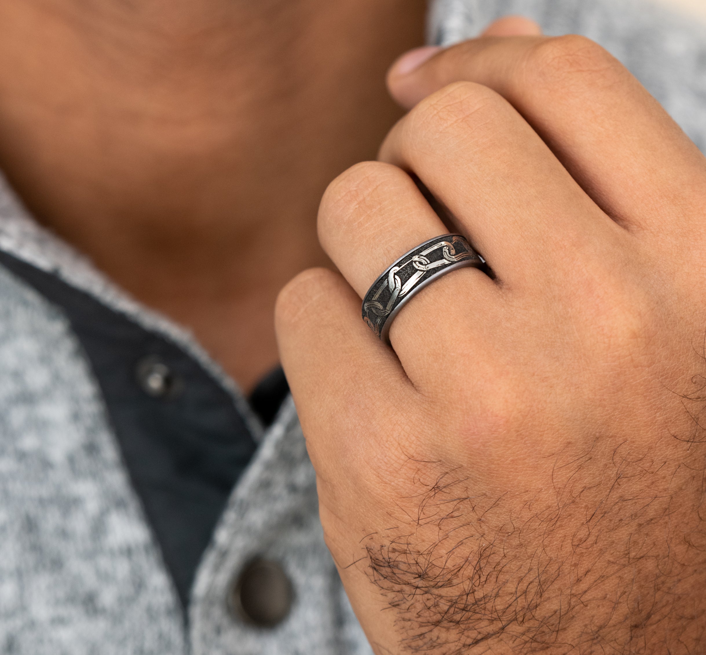 THE CARABINER 7.5mm, Comfort fit, Grey Tantalum and Grey/Black Titanium, Carabiner patterned center, thin edges