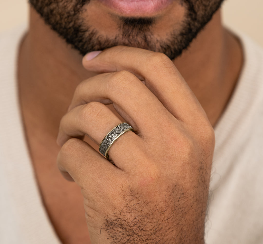 THE FALCON 6.5mm, Comfort fit, 14K Yellow and White Gold, Feather pattern, thin edges