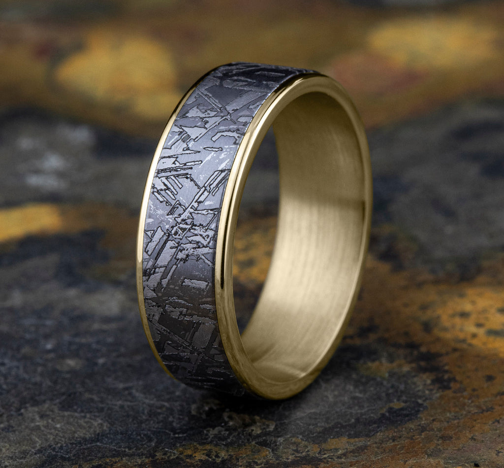 THE GIBEON 7.5mm, Comfort fit, 14K Yellow Gold and Grey Tantalum, Meteorite patterned center, thin polished edges