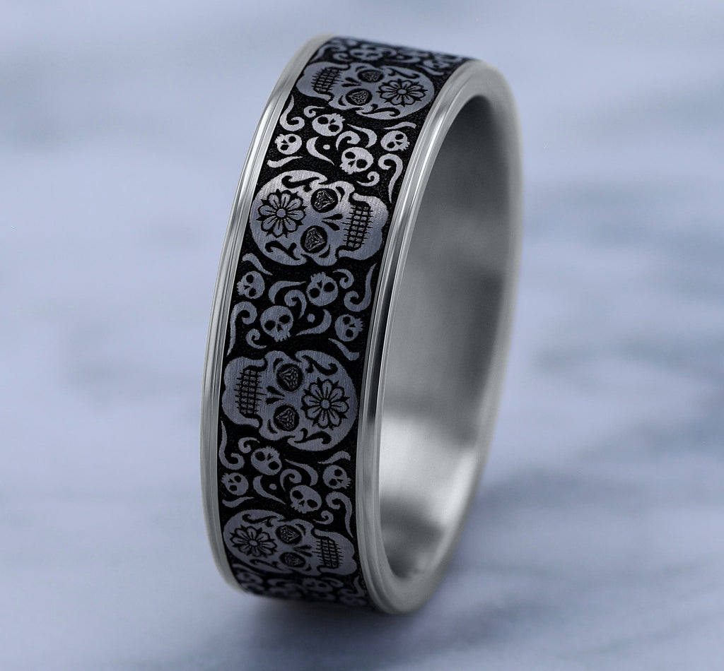 THE SUGAR SKULL 7.5mm, Comfort fit, 14K White Gold and Grey/Black Titanium, Sugar skull pattern, thin edges