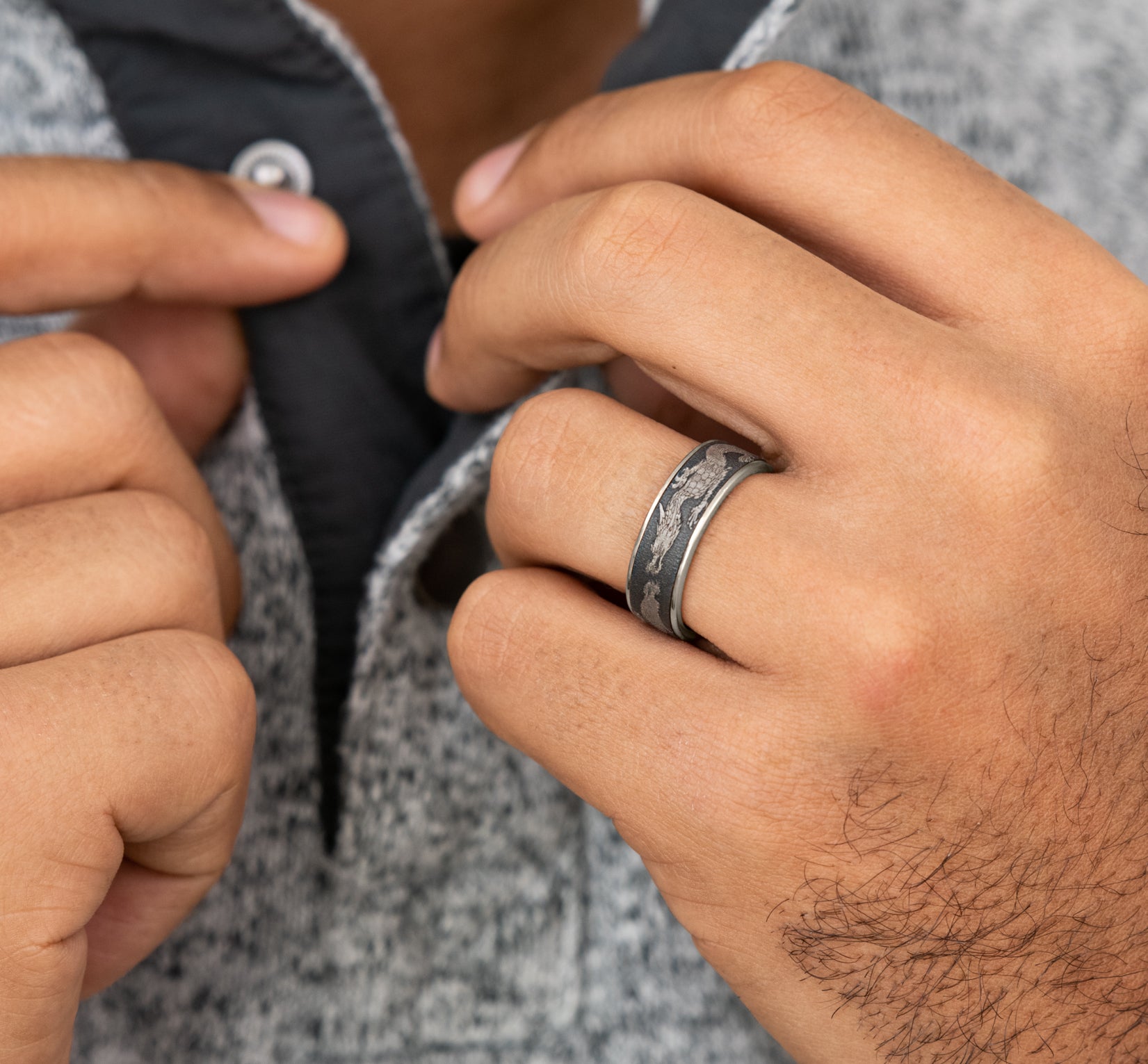 THE PROTECTOR 7.5mm, Comfort fit, 14K White Gold and Darkened Tantalum, Chinese dragon patterened center, thin edges