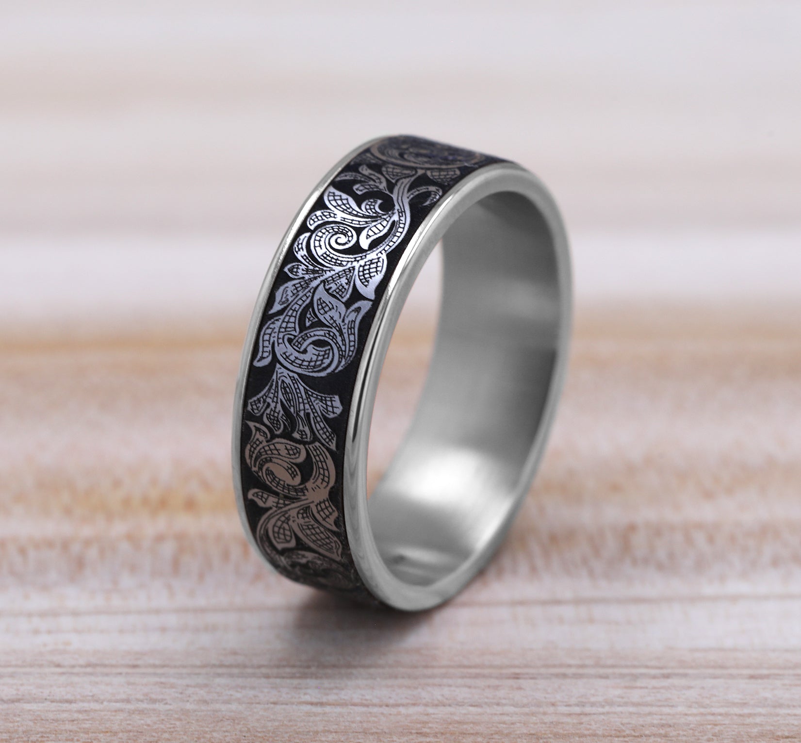 THE EMBASSY 7.5mm, Comfort fit, 14K White Gold and Grey Tantalum, London script patterned center, thin edges