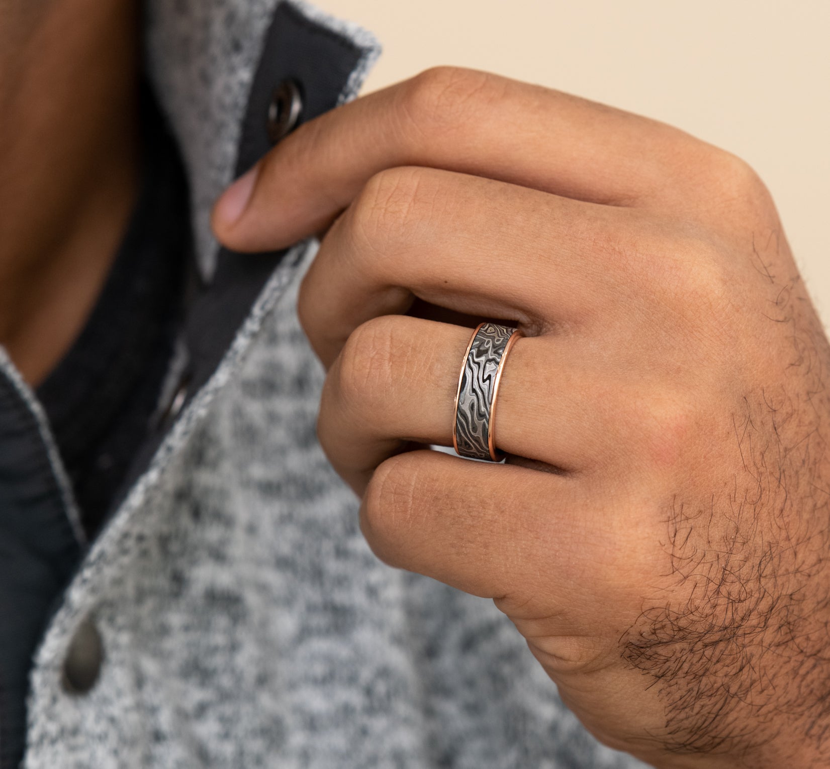 THE SWITCH 7.5mm, Comfort fit, 14K Rose Gold and Grey Tantalum, Mokume patterned center, thin polished edges