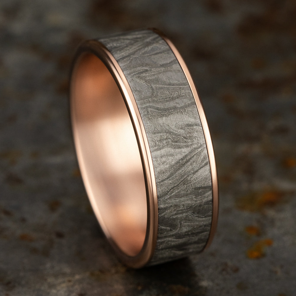 THE LOOM 7.5mm, Comfort fit, 14K Rose Gold and Grey Tantalum, Fabric patterned center, polished thin edges