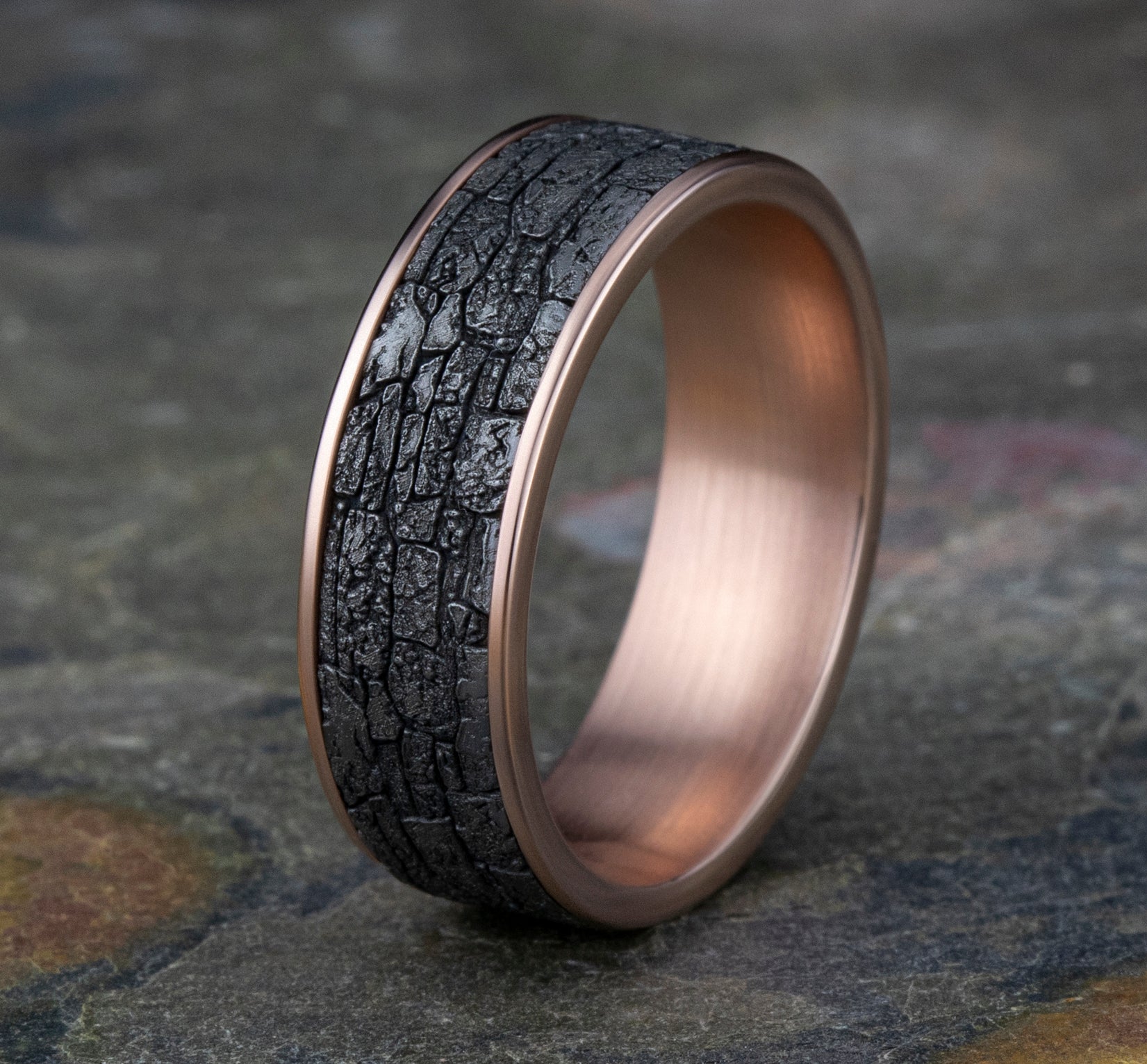 THE JACKSON 7.5mm, Comfort fit, 14K Rose Gold and Grey Tantalum, Stone wall pattern, thin edges
