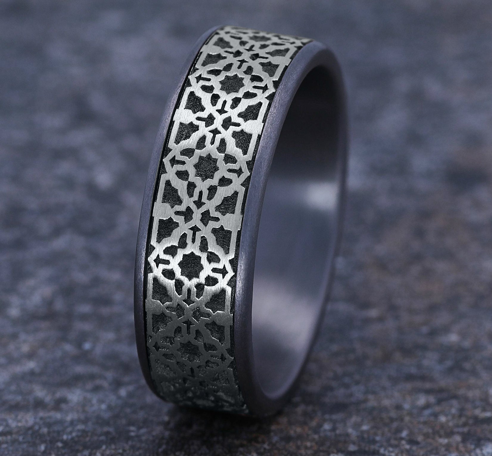 THE AZTEC 7.5mm, Comfort fit, Grey Tantalum and 14K White Gold, Aztec pattern, thin edges