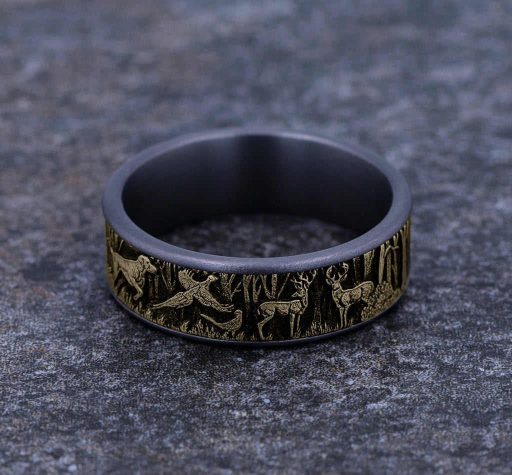 THE HUNTSMAN 7.5mm, Comfort fit, Grey Tantalum and 14K Yellow Gold, Forest scene design, thin edges