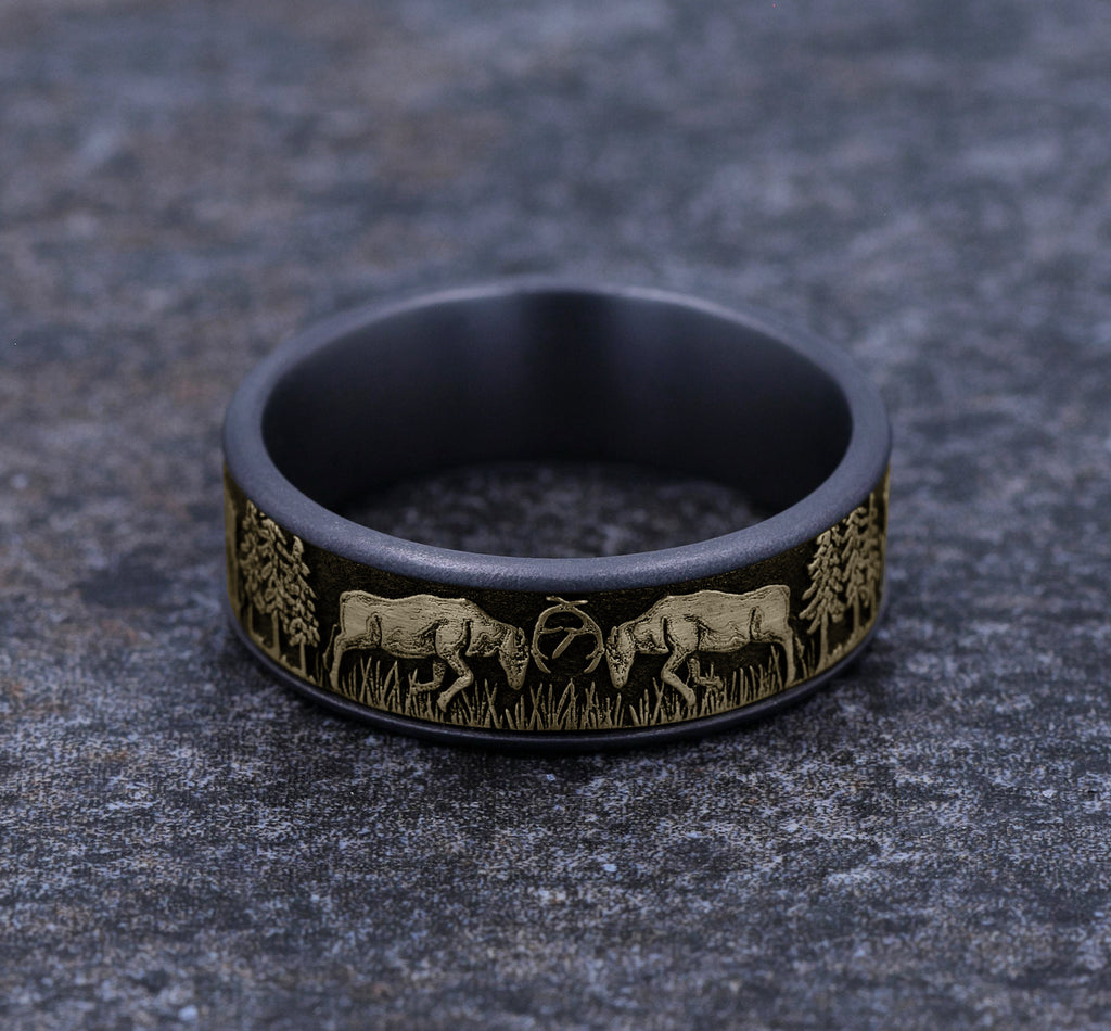 THE RUT 7.5mm, Comfort fit, Grey Tantalum and 14K Yellow Gold, Deer fight design, thin edges