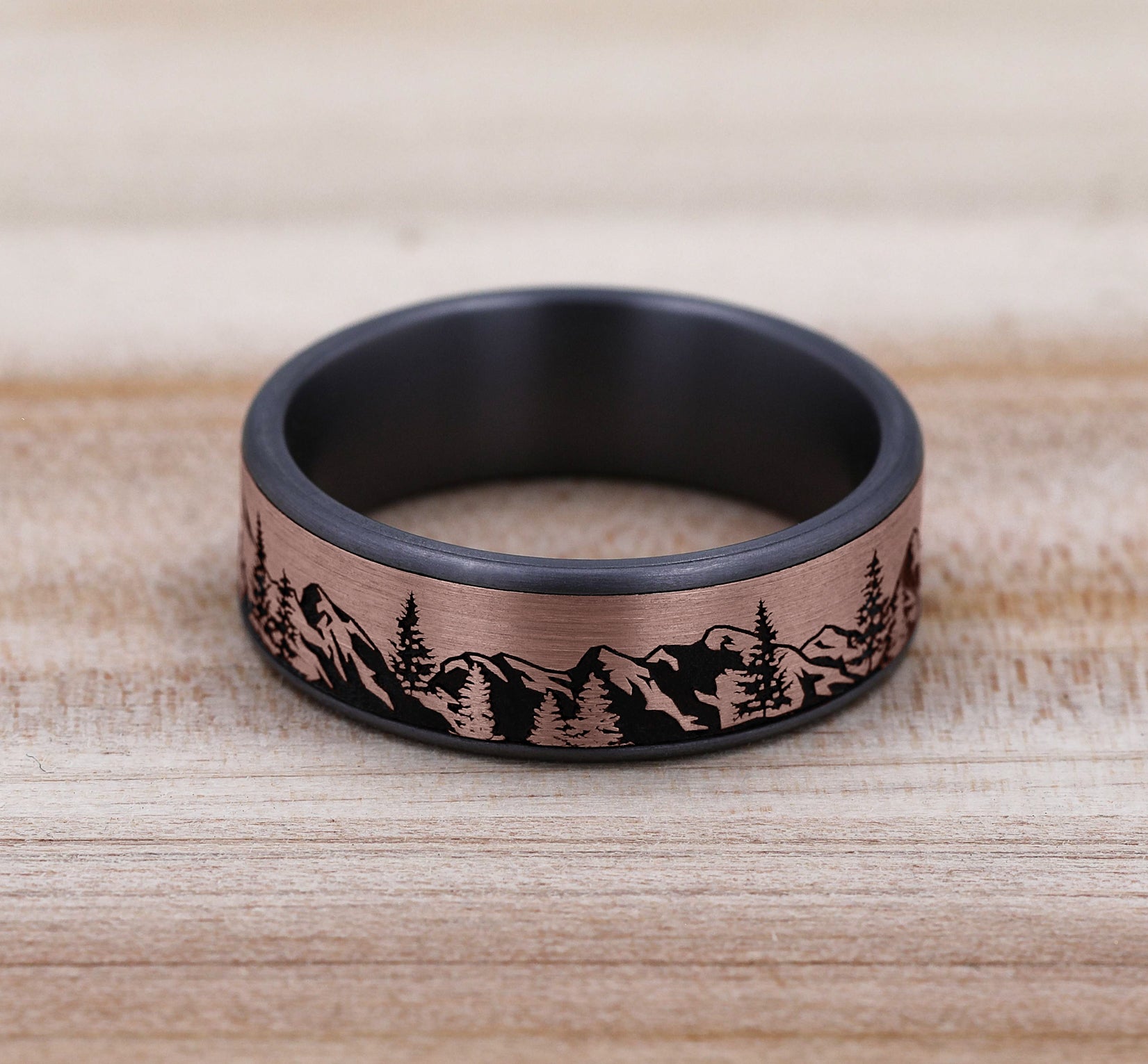 THE PEAK 7.5mm, Comfort fit, Grey Tantalum and 14K Rose Gold, Mountain range pattern, thin edges